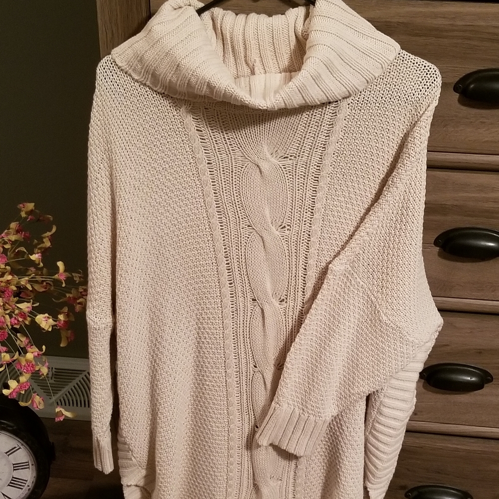 3 womens sweaters - Picture 4 of 6